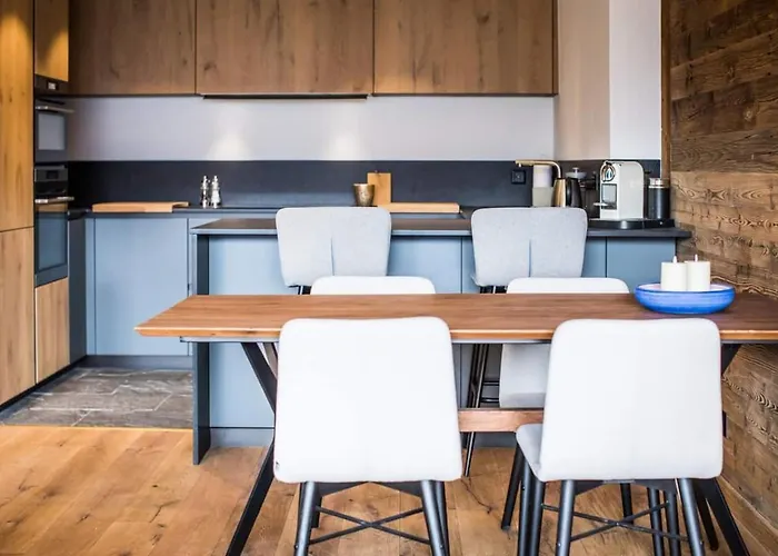 Апартаменти La Ruinette-stylish 2-bed In Centre