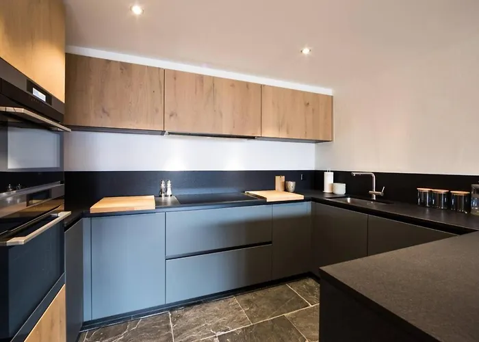 Апартаменти La Ruinette-stylish 2-bed In Centre *