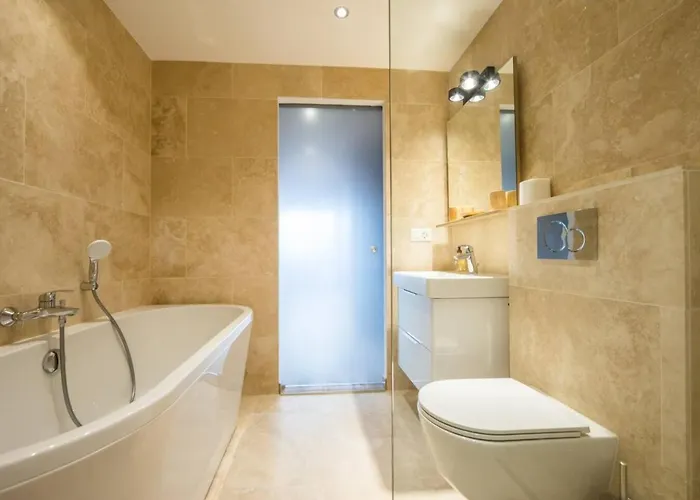 La Ruinette-stylish 2-bed In Centre Апартаменти Верб'є