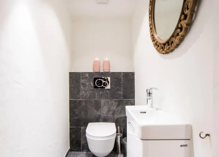 Апартаменти La Ruinette-stylish 2-bed In Centre *